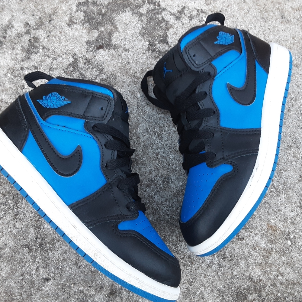Jordan 1 black royal blue size 2y